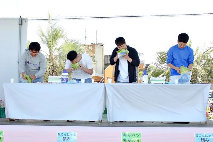 キャベツ丸かじり大会