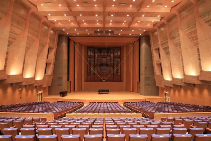 国立音楽大学 講堂大ホール