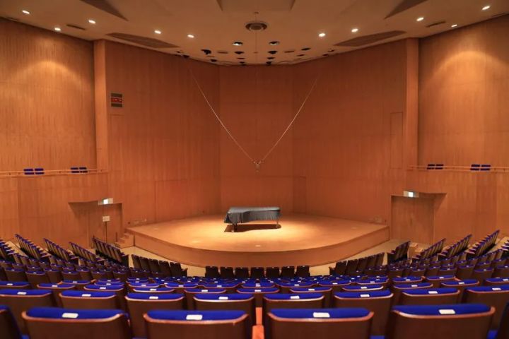 国立音楽大学 講堂小ホール