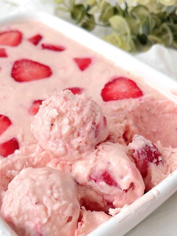 いちごの甘酒チーズアイス