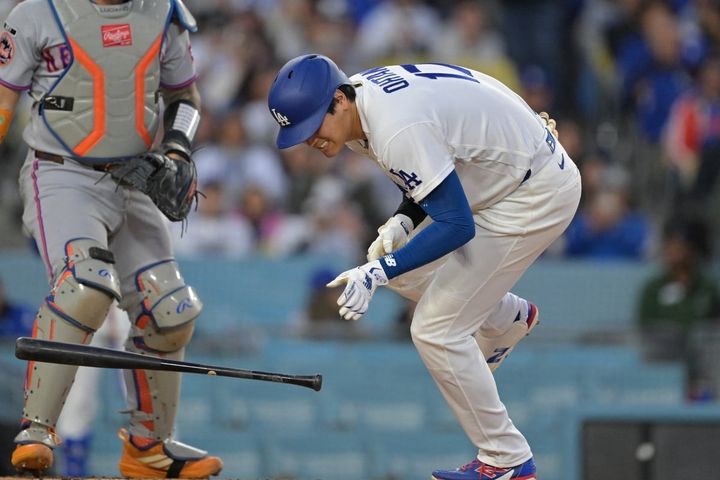 死球を受けたドジャース・大谷翔平（C）ロイター