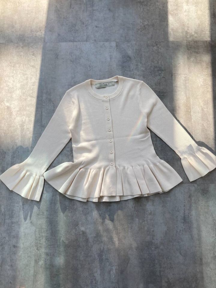 GUのリブフリルカーディガン by rokhホワイト平置き全体