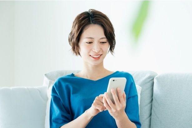 自宅にいながら独学で英会話を習得 (C)nonpii / PIXTA