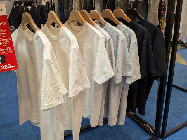 ワークマンカラーズ×ヘインズのTシャツ