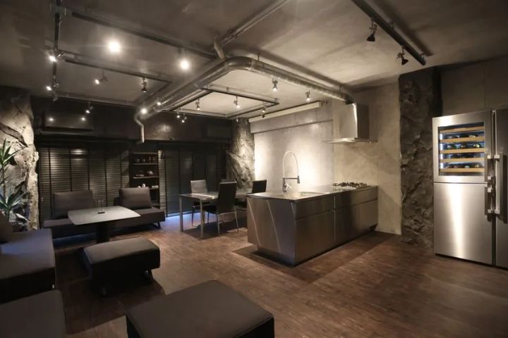 天井コンクリート打放し