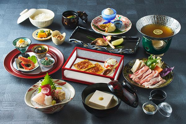 【沖縄県恩納村】ルネッサンス リゾート オキナワに「島豆腐」を魚介や島野菜とともに味わう会席が登場