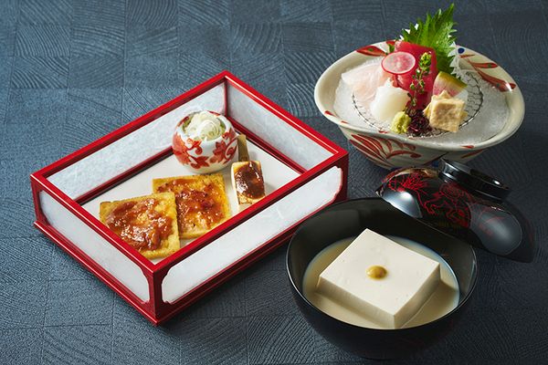 【沖縄県恩納村】ルネッサンス リゾート オキナワに「島豆腐」を魚介や島野菜とともに味わう会席が登場