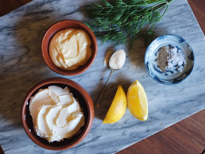 ディルのサワークリームディップ材料