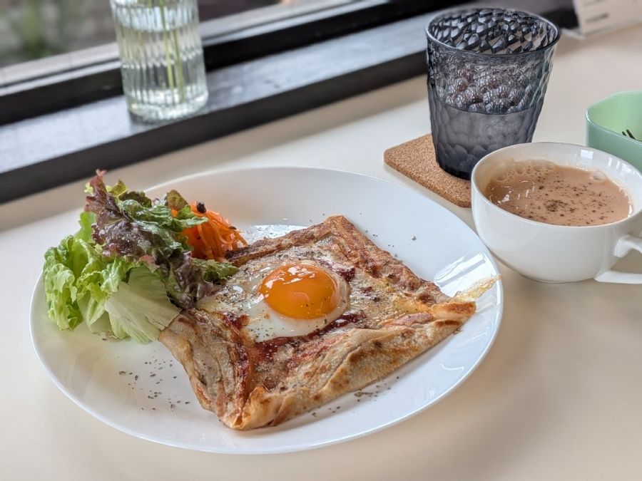 絶妙な焼き加減のそば粉ガレットが楽しめるカフェ