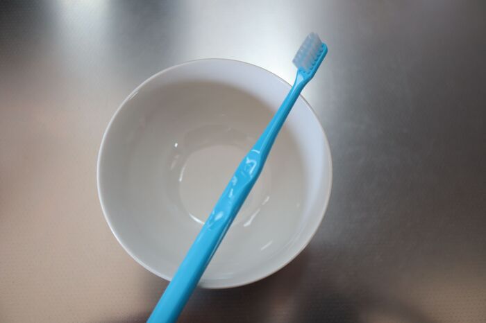 歯ブラシを“ぐにゃん”と曲げる方法！そのまま捨てるの待って。お掃除グッズとして活用♪
