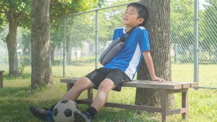 体幹に密着させて使用する冷却ポーチ