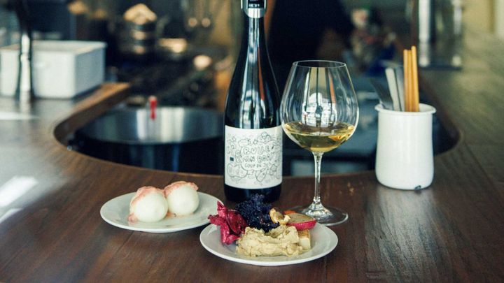 酒場サークルのワインと料理