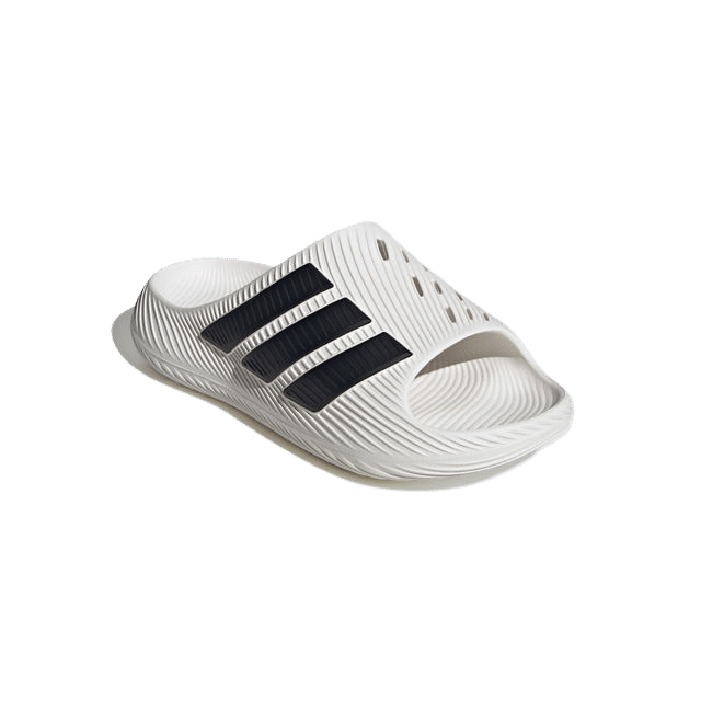 機能面では、EVAミッドソールがクッション性とサポート力を両立。ラバーアウトソールは、ストリートスタイルにもカジュアルスタイルにも対応するグリップ力を発揮する。