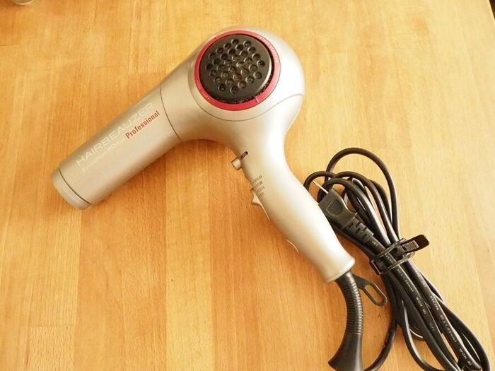 瓶のラベルを一発でスルッと剥がせる裏ワザ。気持ちいいくらい簡単です♪