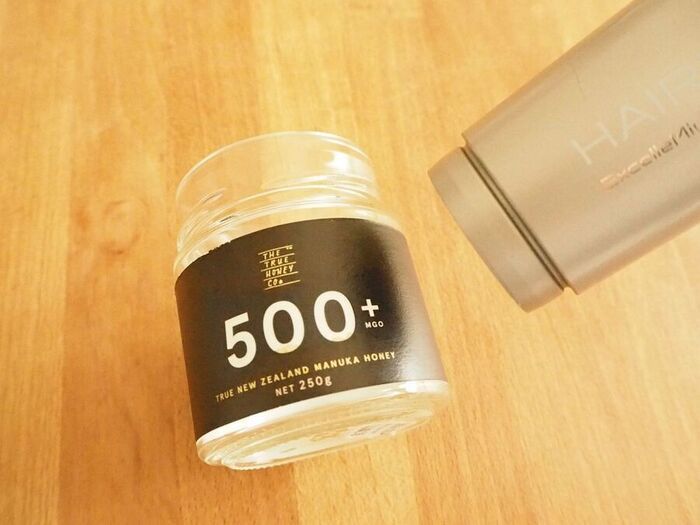 瓶のラベルを一発でスルッと剥がせる裏ワザ。気持ちいいくらい簡単です♪