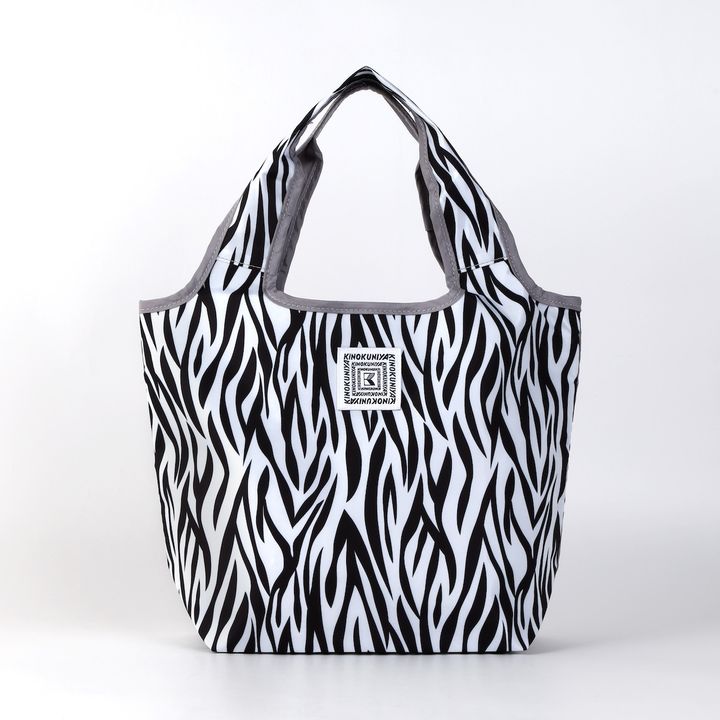 「まとまる保冷バッグＳ ゼブラ」（税込 1375円） width=
