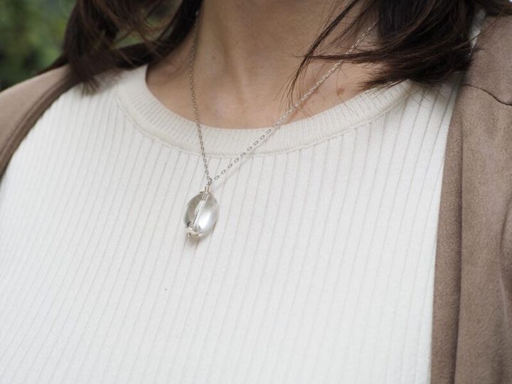 水晶のネックレス