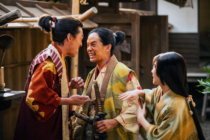 前田利家（大東駿介）、藤吉郎（池松壮亮）、寧々（ねね／浜辺美波）／大河ドラマ「豊臣兄弟！」第13回より ©️NHK