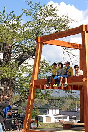 【山梨県北杜市】伝統建築を届ける素朴屋が「原木市」開催！原木競りからお笑いライブまで楽しめる一日