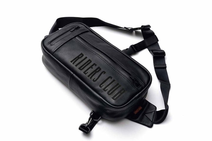 フッ素加工した撥水牛革のワンショルダーバッグが発売中！【クシタニ×ライダースクラブ オリジナル製品】