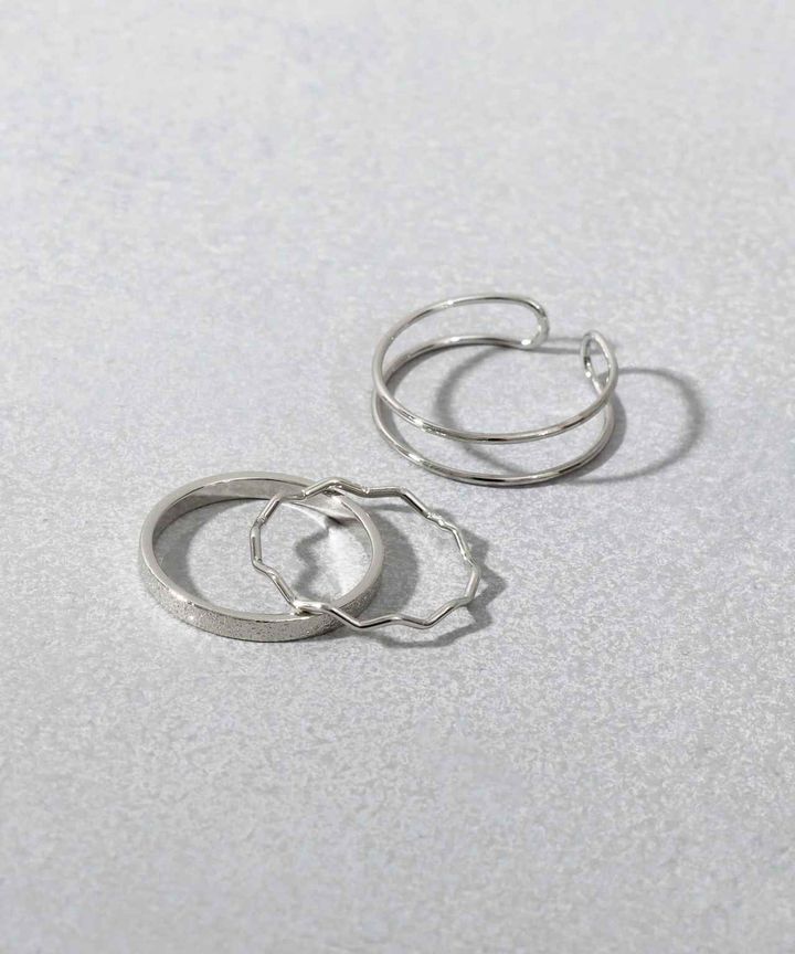 画像1: 出典：3COINS