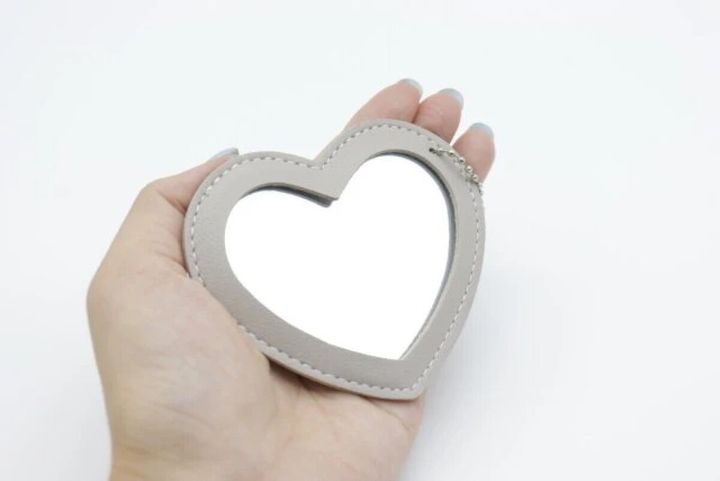 ダイソー ミラーキーホルダー（ハート） 鏡