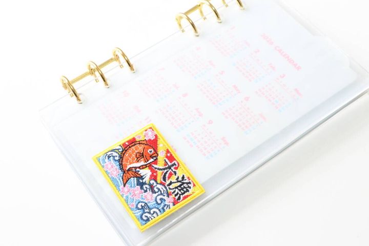 ダイソーのワッペン リアルタッチ、居酒屋はアイロン不要で接着できる