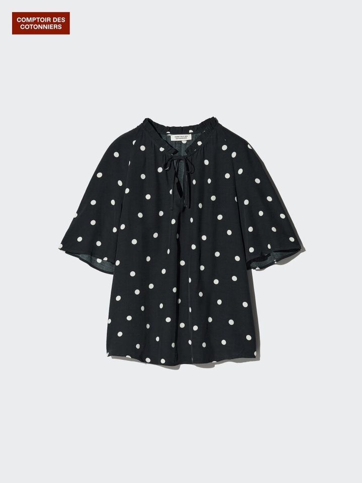 ユニクロのレーヨンプリントブラウス