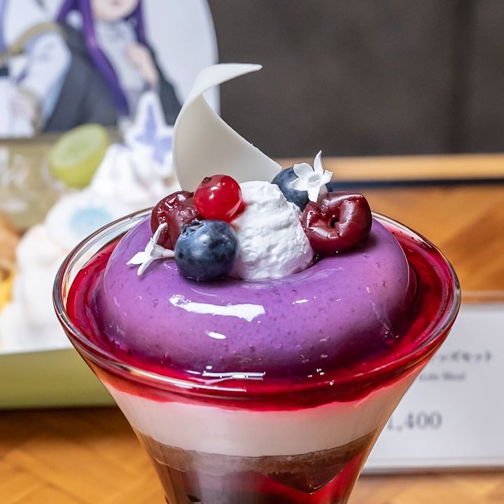 フェルンのチェリー＆ブルーベリーパフェ（蝶のスプーン付き）3
