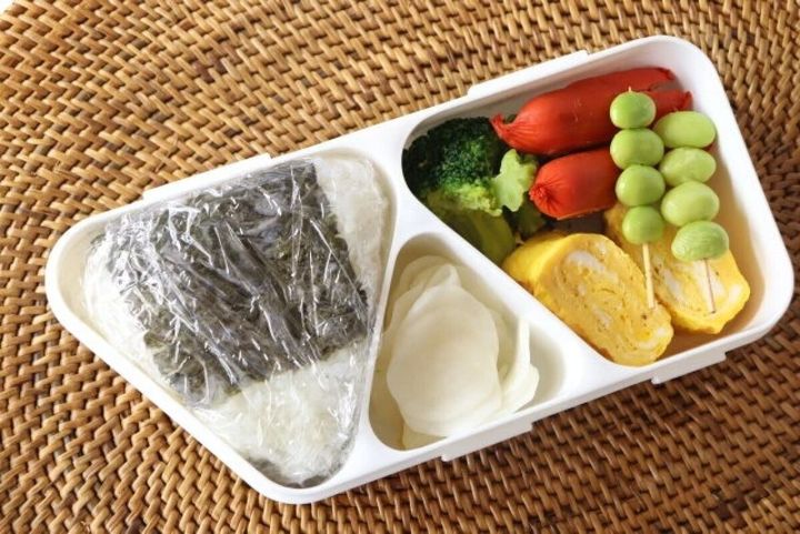 ダイソー おにぎりランチボックス（580mL） 使用例