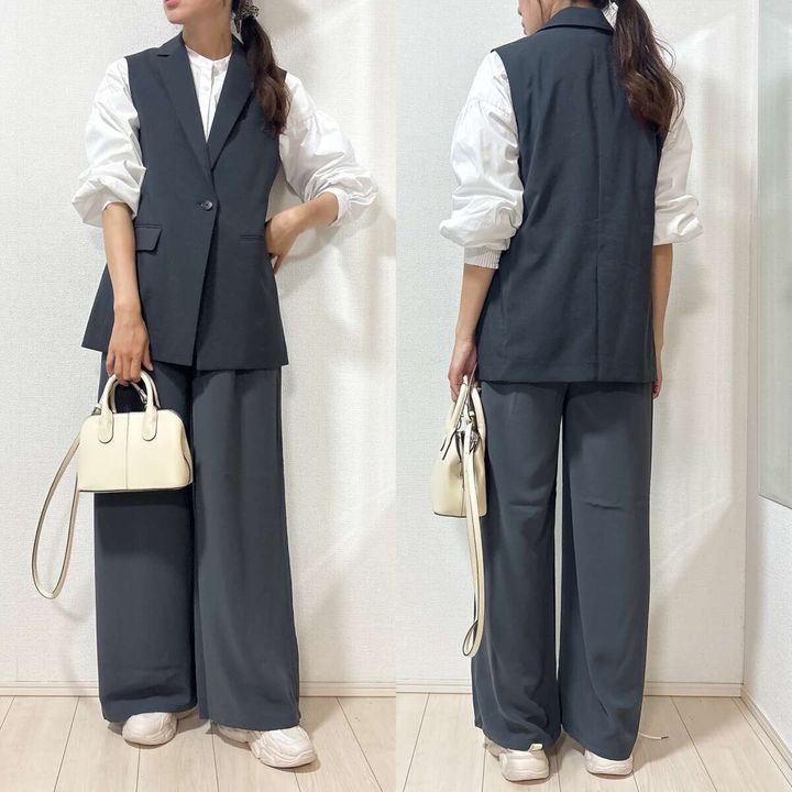 ダークグレージレと白シャツとワイドパンツのセットアップ風コーデ全身