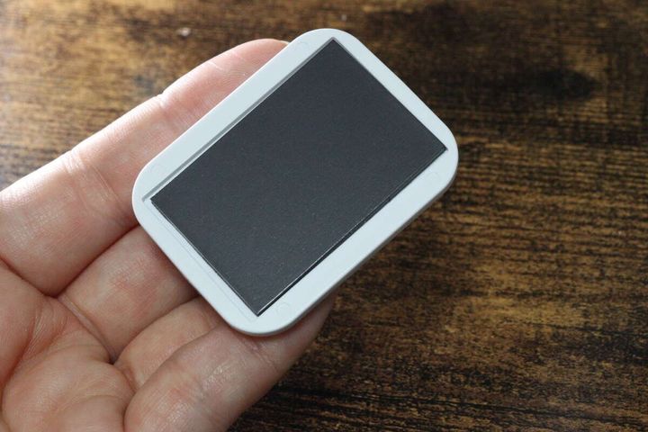 ダイソーのフック（バス用マグネット、2個）の裏面