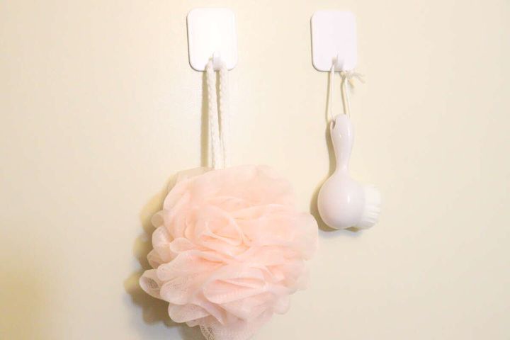 ダイソーのフック（バス用マグネット、2個）の使用例