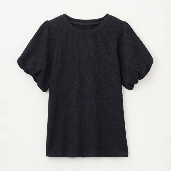 しまむらのバルーンスリーブプルオーバー（田中里奈）