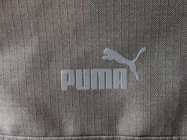 PUMAロゴが入ったバッグ上部のデザイン