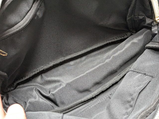 バッグ内側オープンポケット2つ