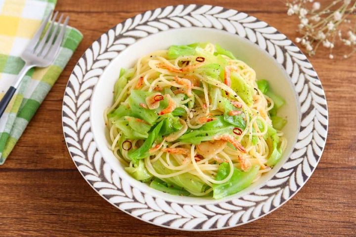 春キャベツと桜エビのペペロンチーノ