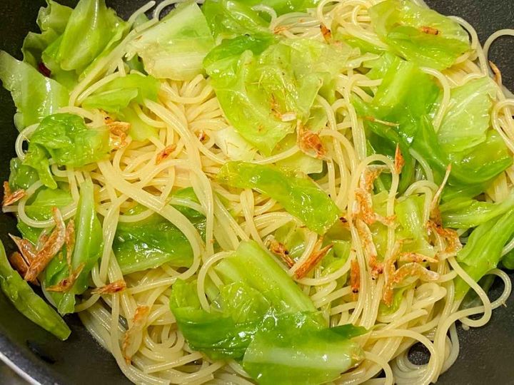 春キャベツと桜エビのペペロンチーノ