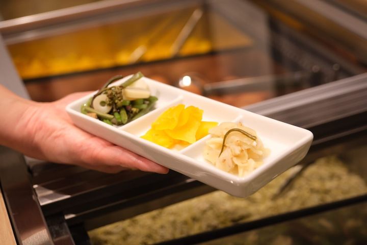 こだわりのトッピングと箸休め