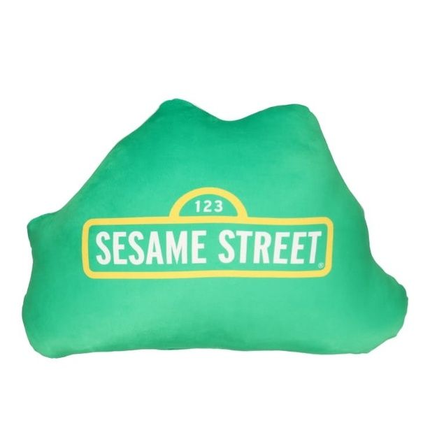 キャラクター集合柄ダイカットクッションの裏面は、おなじみの「SESAME STREET」ロゴをあしらったシンプルデザイン