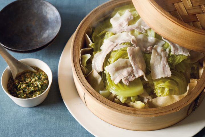 豚肉とキャベツの重ね蒸し にらじょうゆだれ
