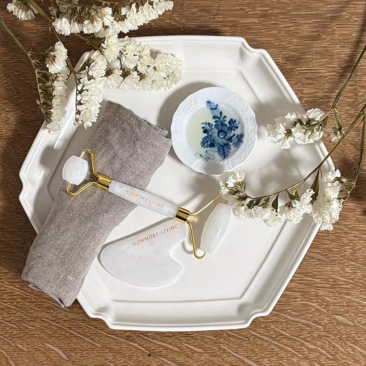 白翡翠カッサとマッサージローラーのセット