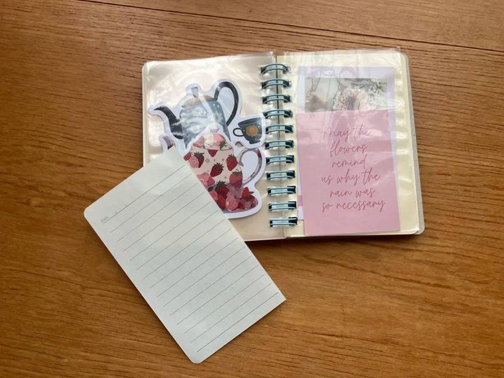 Seria(セリア)：セミA7 Wリングノート 60枚 ゴムバンド付