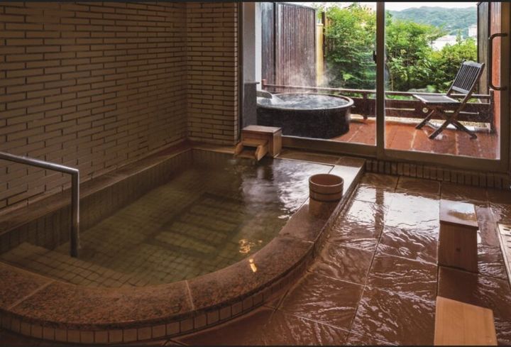 テラス付き半露天風呂「海の湯」