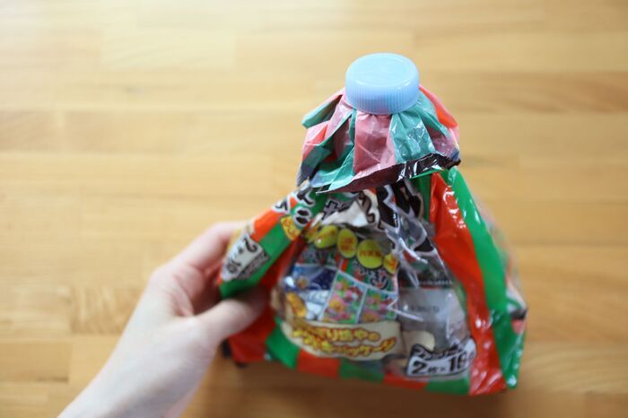 一度あけた袋をペットボトルで