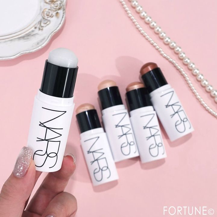 NARS（ナーズ） ライトリフレクティング ルミナイジ...