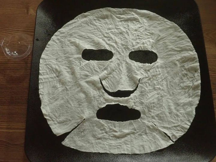 DAISO(ダイソー)：圧縮フェイスマスク(個包装カップ付、18枚)