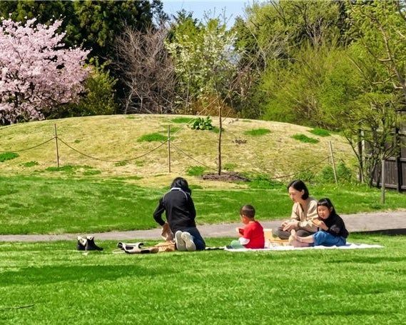 ガーデンでピクニックを楽しむサンクゼールの丘のイメージ