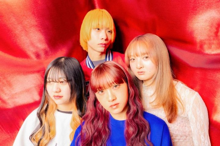 開園100周年記念ソングを披露するハッピーセット