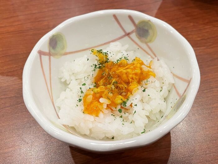 【丸亀製麺】松岡昌宏さん共同開発！今年も「トマたま」に新作登場→海老カツ3尾の衝撃！！1.5か月早い「冷かけ」も見逃せない